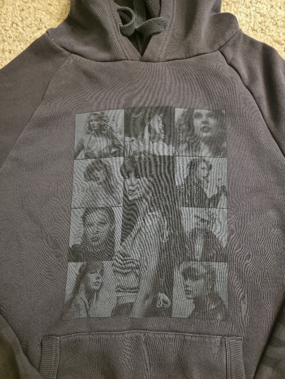 Taylor Swift - Picture 3 of 4
